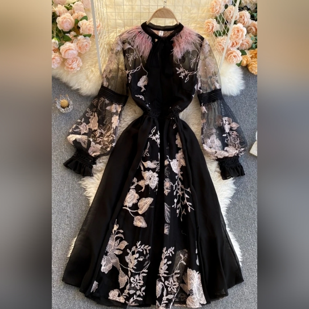 Beautiful size 8 dress new without tags